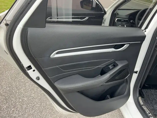 Geely Emgrand — Фото автомобиля 6
