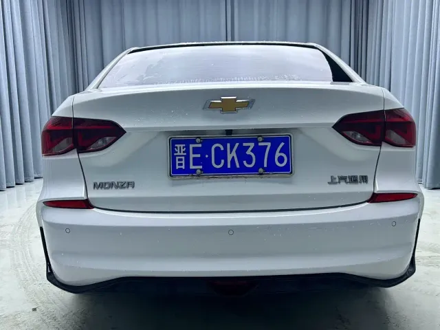 Chevrolet Monza — Фото автомобиля 19