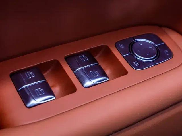 Li Auto L9 — Фото автомобиля 25
