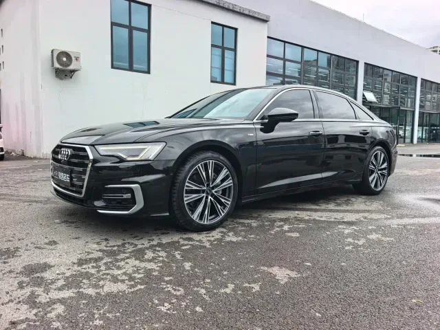 Фотография автомобиля — Audi A6L