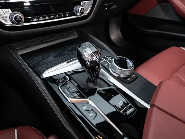 BMW 5 Series — Фото автомобиля 16