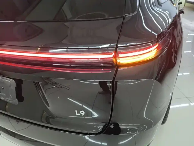 Li Auto L9 — Фото автомобиля 7