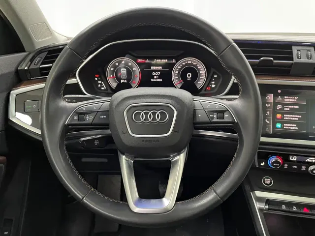Audi Q3 — Фото автомобиля 7