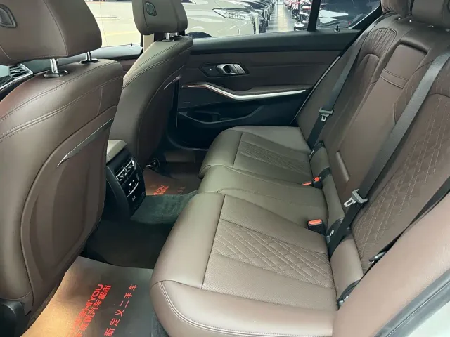 BMW 3 Series — Фото автомобиля 10