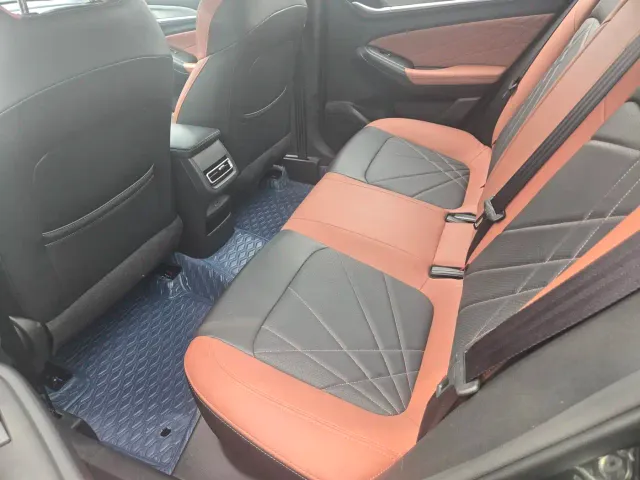 Changan Eado — Фото автомобиля 8