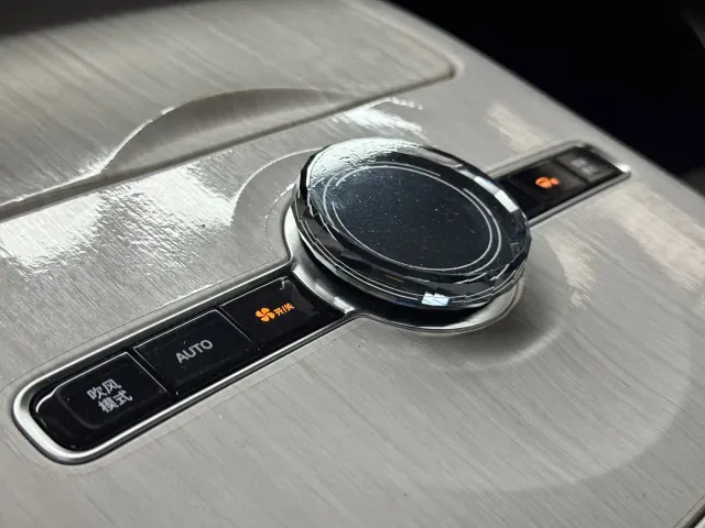 Geely Galaxy E8 — Фото автомобиля 7