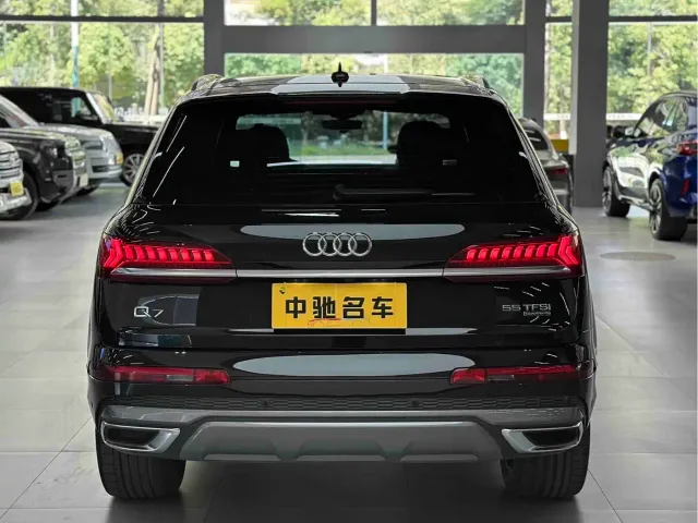 Audi Q7 — Фото автомобиля 6