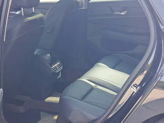 Volkswagen Passat — Фото автомобиля 5