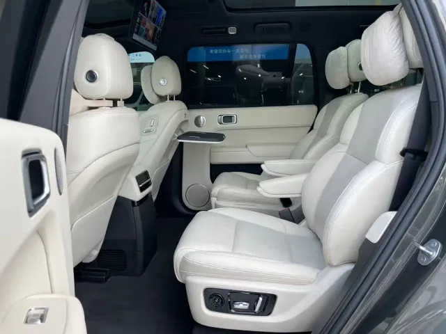 Li Auto L9 — Фото автомобиля 7
