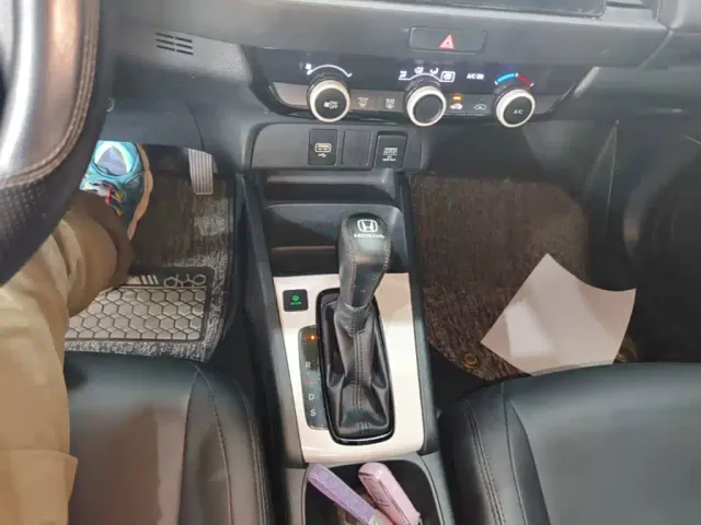 Honda Fit — Фото автомобиля 9