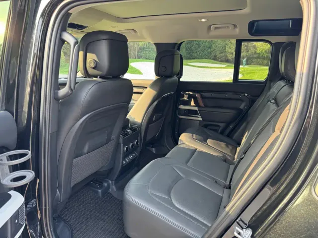 Land Rover Defender — Фото автомобиля 11