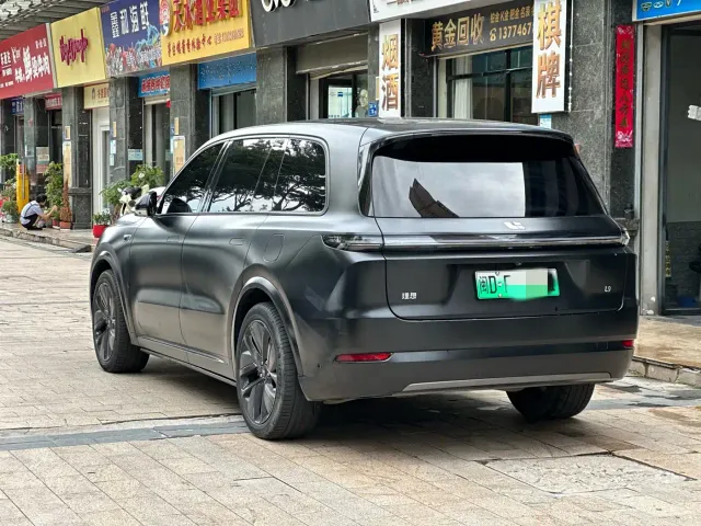 Li Auto L9 — Фото автомобиля 6