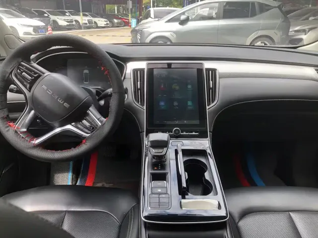 Roewe i6 MAX — Фото автомобиля 4