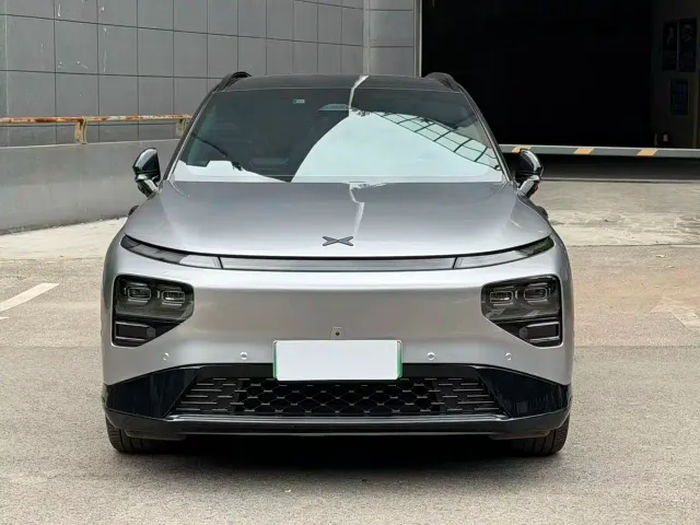 Xpeng G9 — Фото автомобиля 3