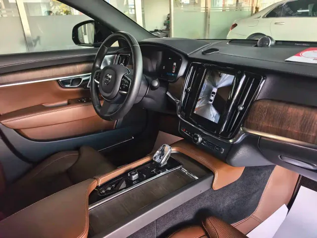 Volvo S90 — Фото автомобиля 5