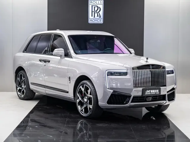 Rolls-Royce Cullinan — Фото автомобиля 3