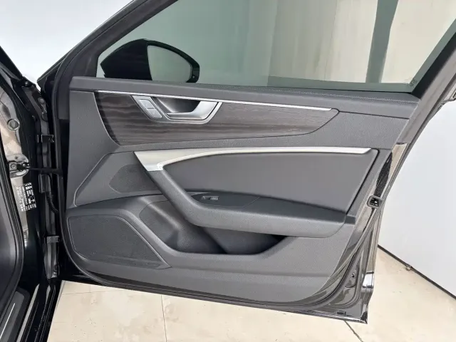 Audi A6L — Фото автомобиля 25