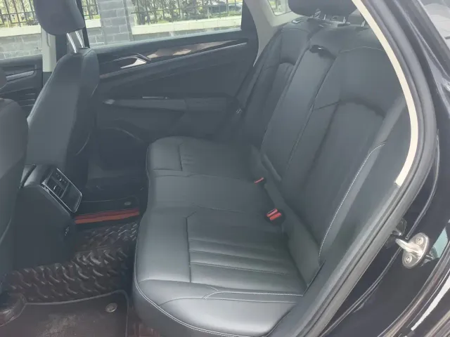 Volkswagen Passat — Фото автомобиля 8