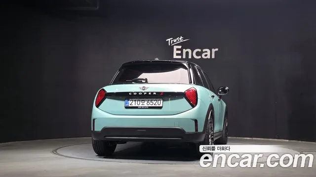 Mini Cooper — Фото автомобиля 4