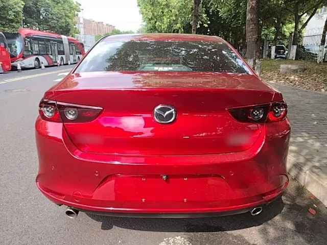 Mazda Axela — Фото автомобиля 5