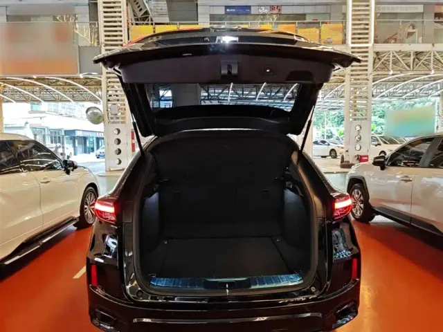 Honda UR-V — Фото автомобиля 18