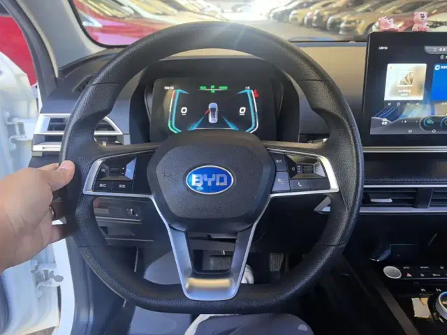BYD e2 — Фото автомобиля 10