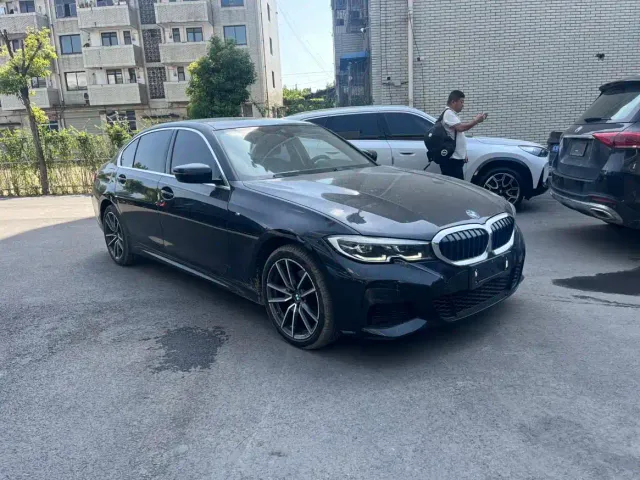 BMW 3 Series — Фото автомобиля 3