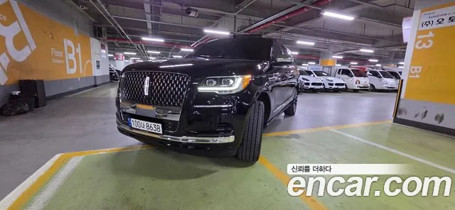 Фотография автомобиля — Lincoln Navigator 4th Gen