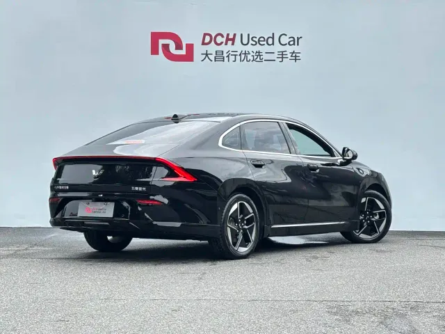 Wuling Starlight — Фото автомобиля 5