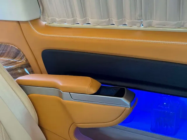 Mercedes-Benz Vito 2021 2.0T Business Edition 7-seater — Фото автомобиля 11