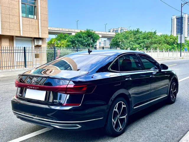 Volkswagen Passat — Фото автомобиля 6
