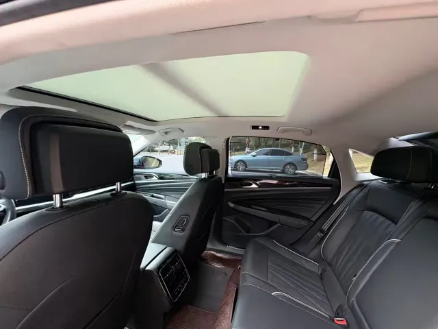 Volkswagen Passat — Фото автомобиля 10