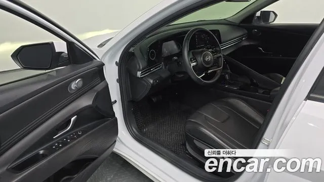 Hyundai Avante CN7 — Фото автомобиля 10