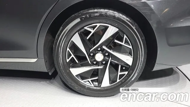 Hyundai Grandeur (New) Hybrid — Фото автомобиля 21