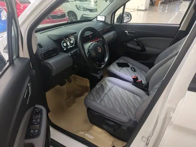 Leapmotor T03 — Фото автомобиля 15