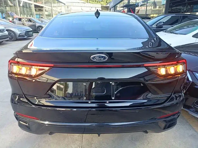 Ford Mondeo — Фото автомобиля 5