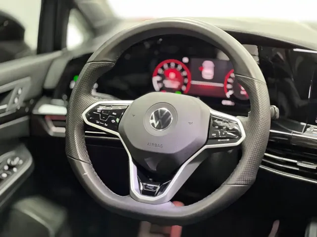 Volkswagen Golf — Фото автомобиля 8