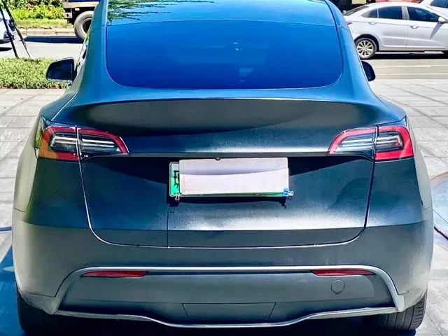 Tesla Model Y — Фото автомобиля 8