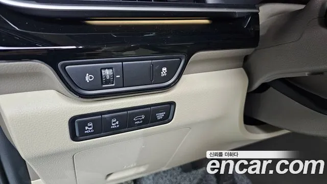 Kia Canival — Фото автомобиля 13