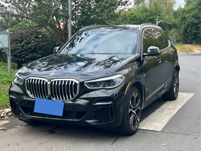 Фотография автомобиля — BMW X5