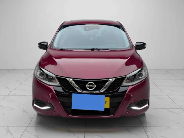 Nissan Tiida — Фото автомобиля 2