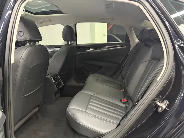 Volkswagen Passat — Фото автомобиля 16