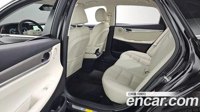 Hyundai Grandeur New — Фото автомобиля 18