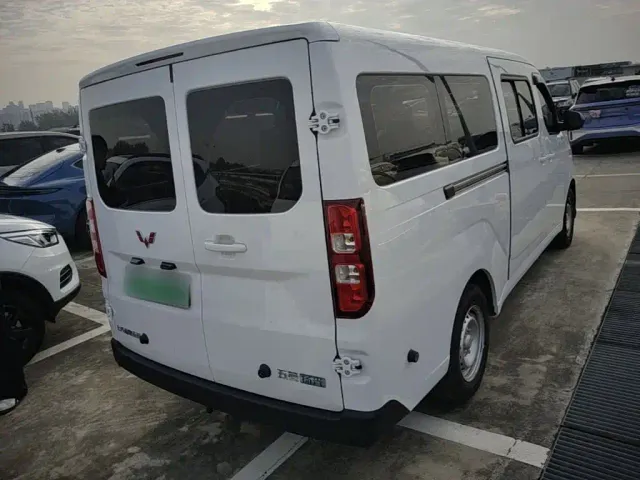 Wuling Yangguang — Фото автомобиля 6