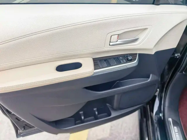 Toyota Sienna — Фото автомобиля 14