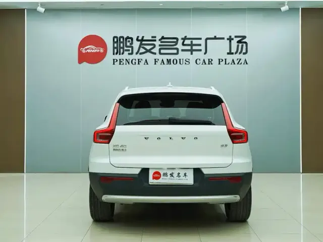 Volvo XC40 — Фото автомобиля 15