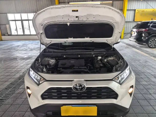 Toyota RAV4 — Фото автомобиля 19