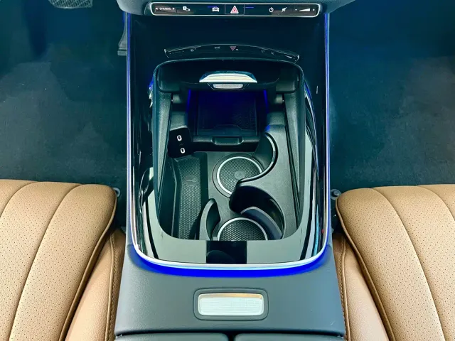 Mercedes-Benz E-Class — Фото автомобиля 17