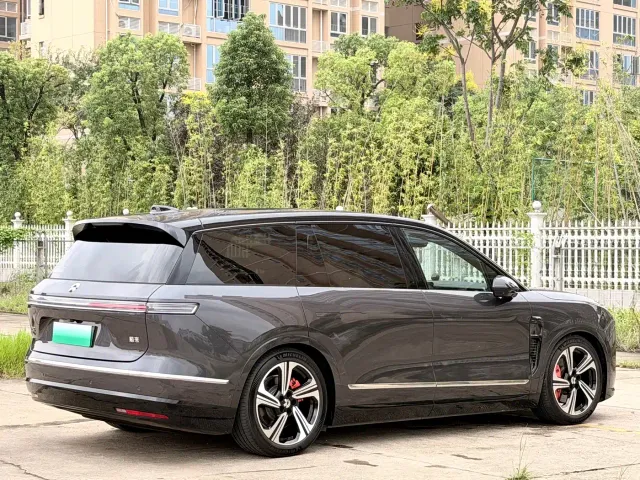 Nio ES8 — Фото автомобиля 19