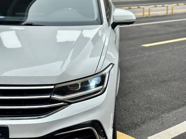 Volkswagen Tiguan L — Фото автомобиля 4